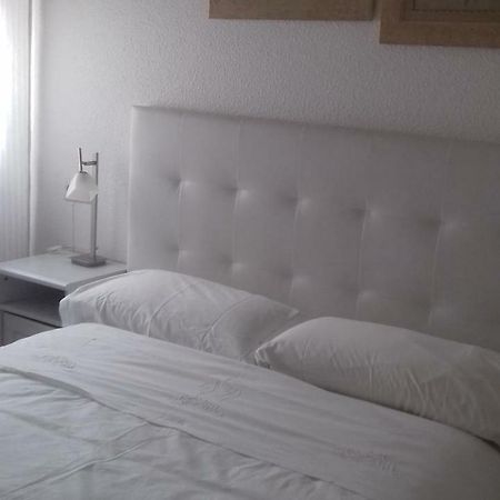 Pension Room Pamplona Cameră foto