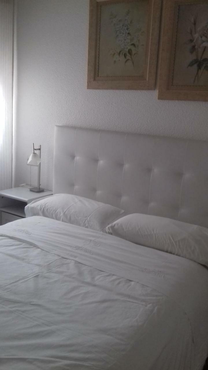 Pension Room Pamplona Cameră foto